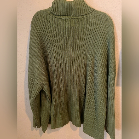 NWOT Lily & Lottie Bonnie Foldover Turtleneck Sweater - Green Sz M/L - Picture 10 of 10